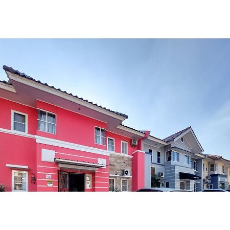 Surya Inn Syariah Cikarang Redpartner Bekasi Exterior photo