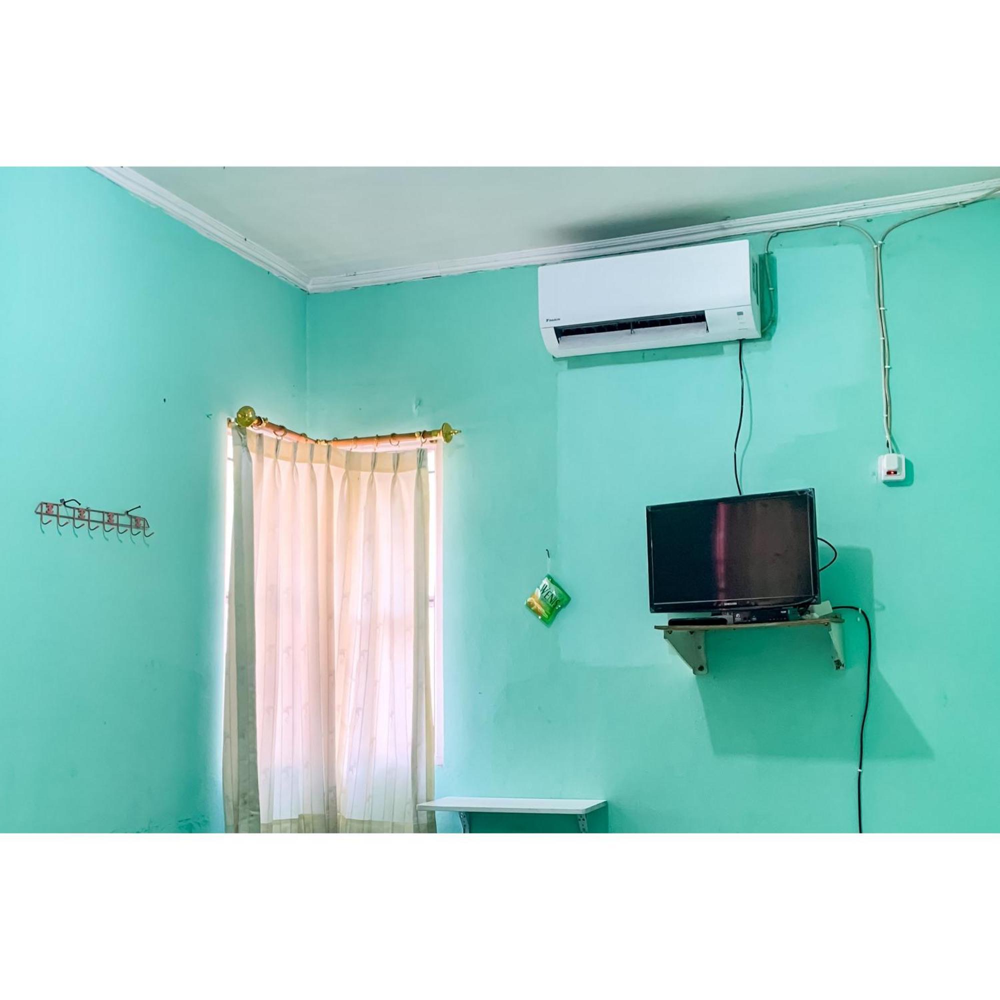 Surya Inn Syariah Cikarang Redpartner Bekasi Exterior photo