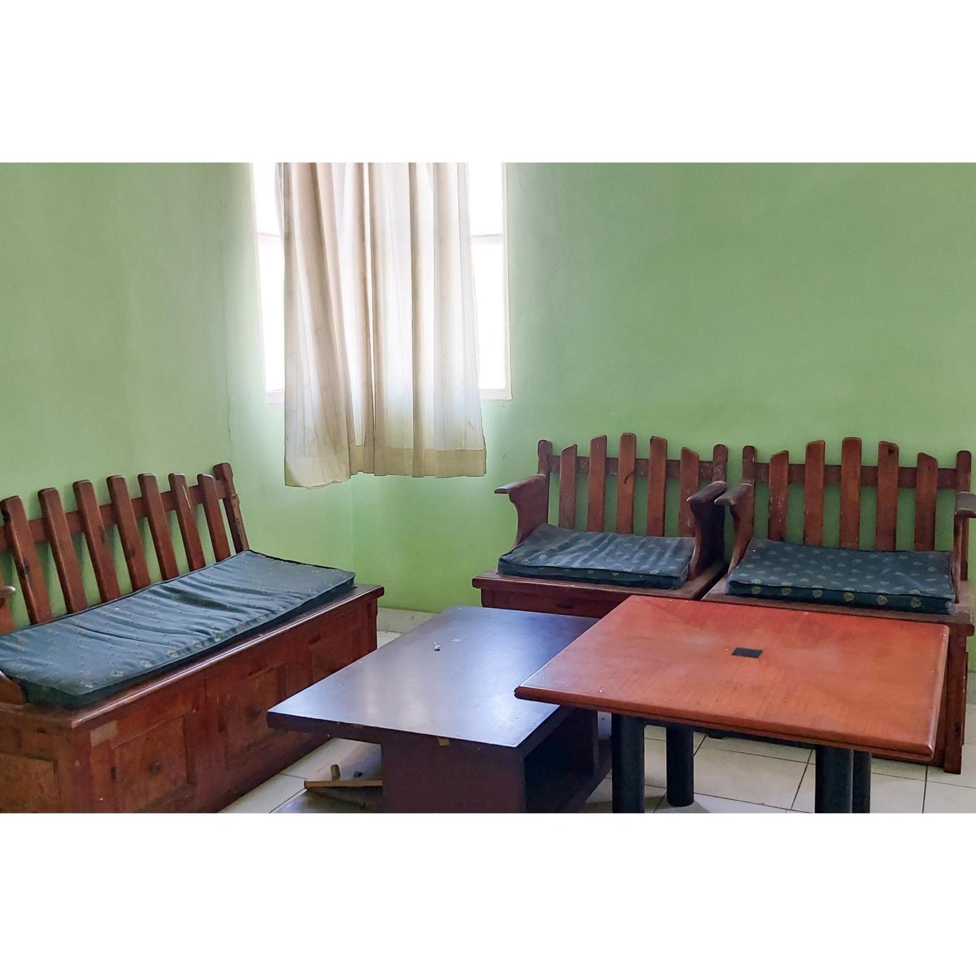 Surya Inn Syariah Cikarang Redpartner Bekasi Exterior photo